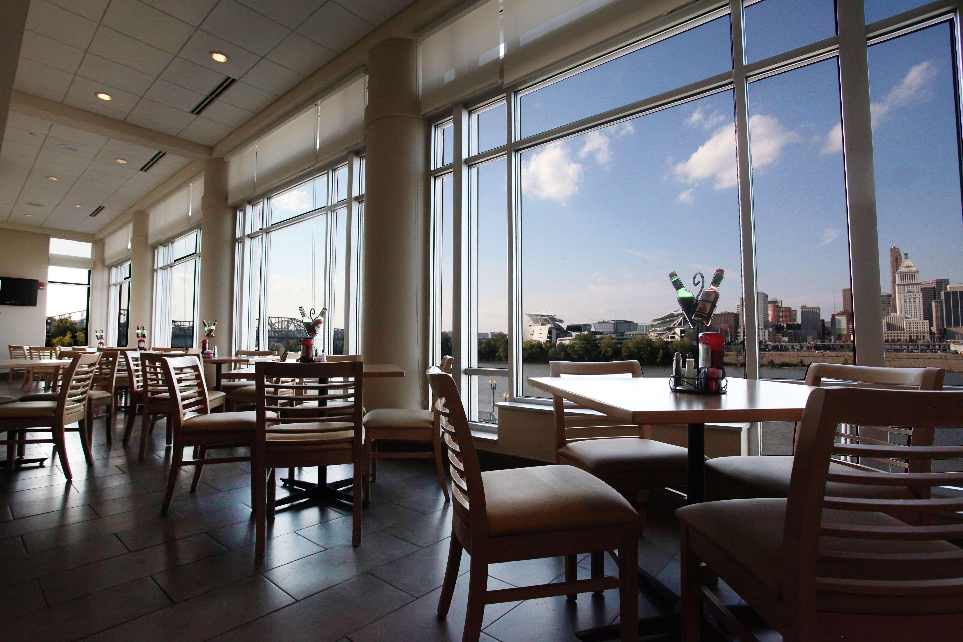 קובינגטון Embassy Suites Cincinnati - Rivercenter מסעדה תמונה